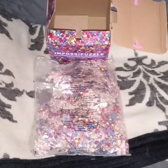 New Puzzle- "The Impossipuzzle"  550Piece) -Double Sided!! - Picture 5 of 9